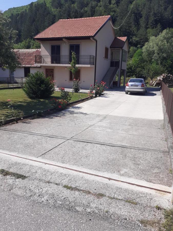 Apartman Damjanovic เซทินเจ ภายนอก รูปภาพ
