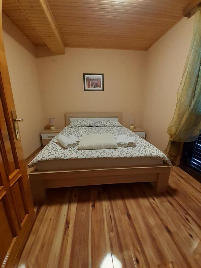 Apartman Damjanovic เซทินเจ ภายนอก รูปภาพ