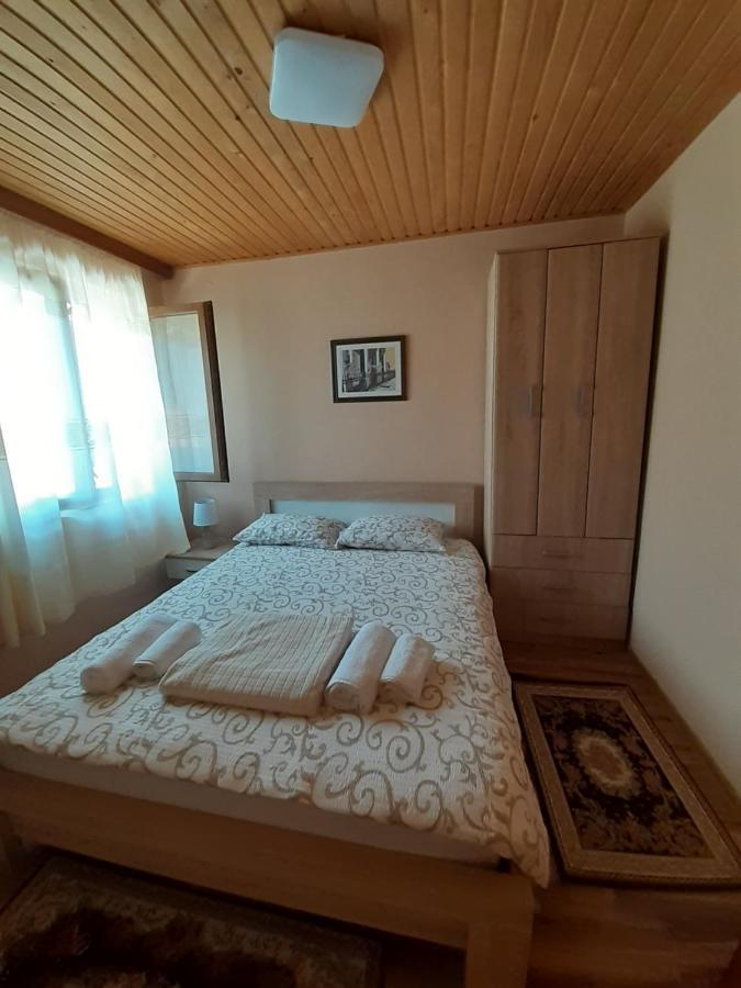 Apartman Damjanovic เซทินเจ ภายนอก รูปภาพ